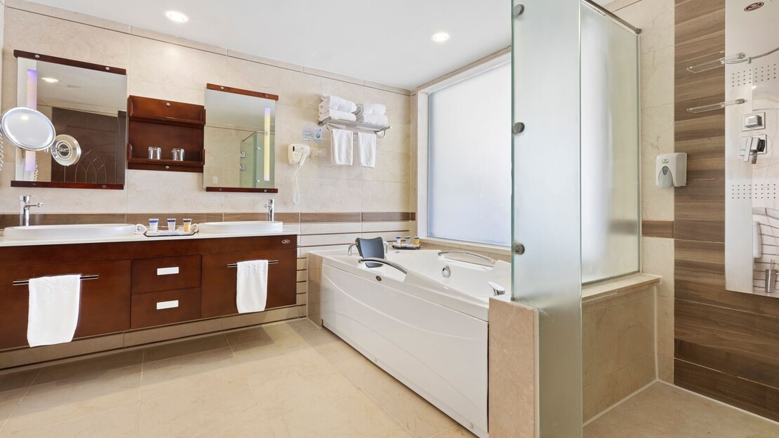 PickAlbatros White Beach Resort